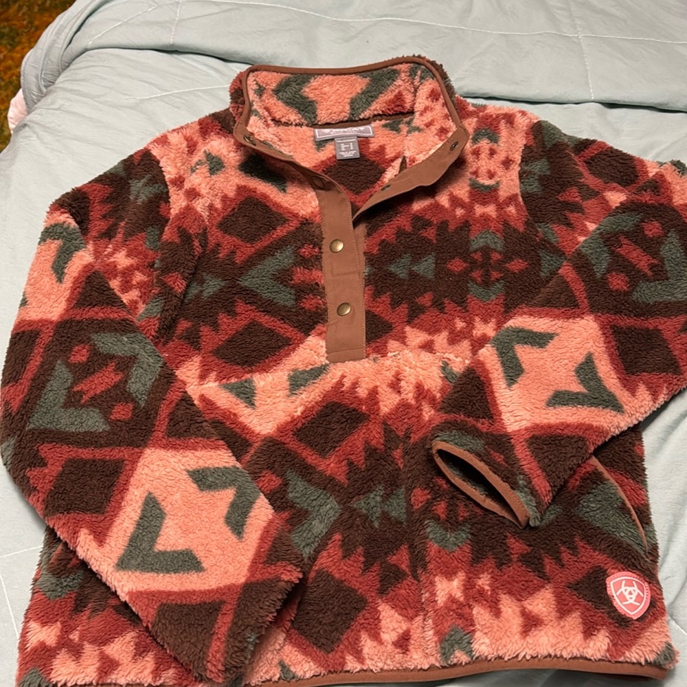 Brand new never worn… ariat fuzzy quarter button top